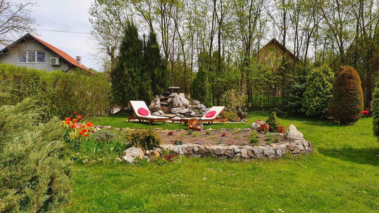 Rajski Vrt Vrdnik Esterno foto
