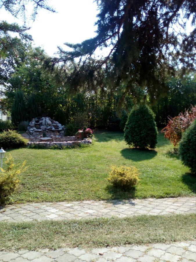Rajski Vrt Vrdnik Esterno foto